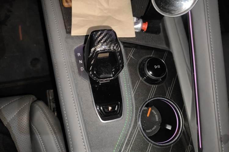 Used Zeekr 001 2024 WE Edition 95 kWh All-Wheel Drive Gear Lever