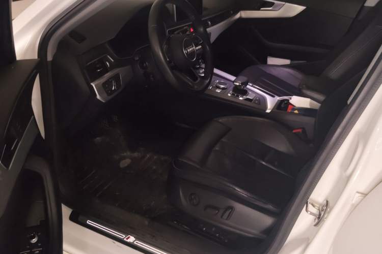 Used Audi A4L 2018 30th Anniversary Edition 40 TFSI Fashion Model