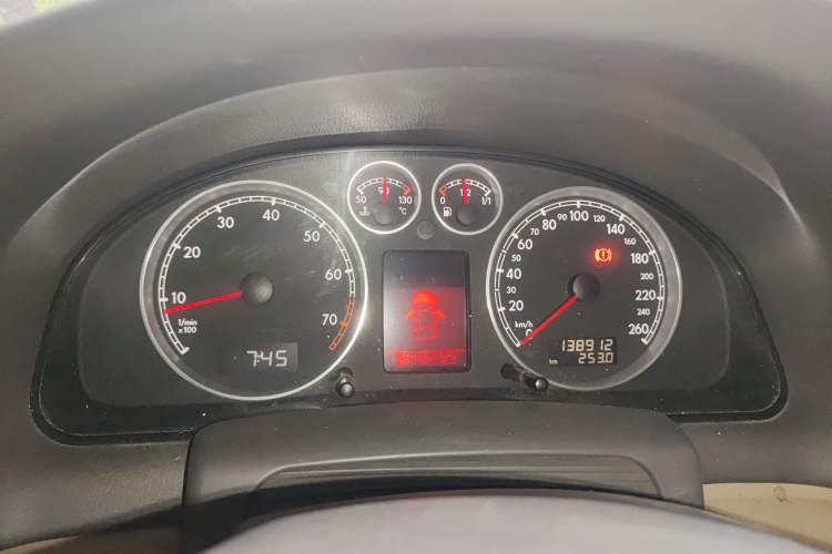 Used Volkswagen Passat 2005 1.8T Automatic Deluxe Plus Version Instrument Cluster