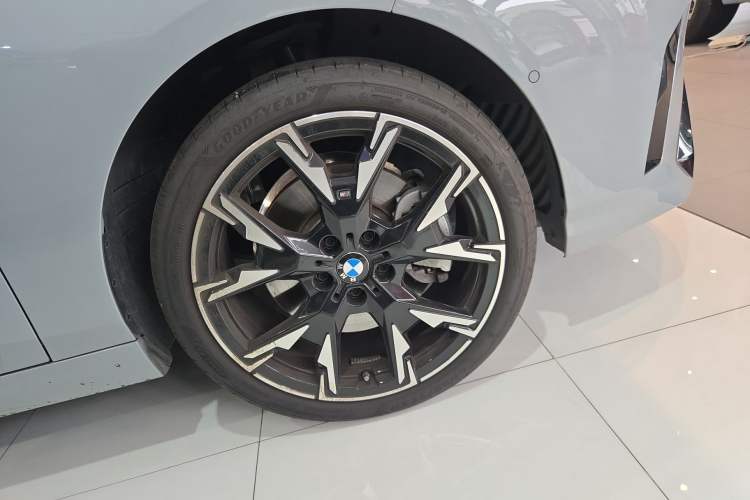 Used BMW 2 Series 2025 225L M Sport Night Edition Package Right Front Wheel Hub
