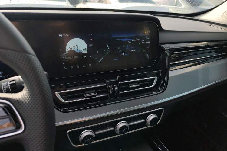 Used Hongqi HS5 2023 2.0T Four-Wheel Drive Flagship Pro Edition
