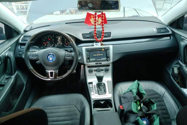 Used Volkswagen Magotan 2016 1.8TSI Luxury Comfort Model Center Console