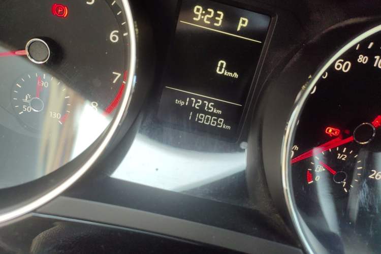 Used Volkswagen Sagitar 2017 230TSI Automatic Comfort Version Odometer Close Up