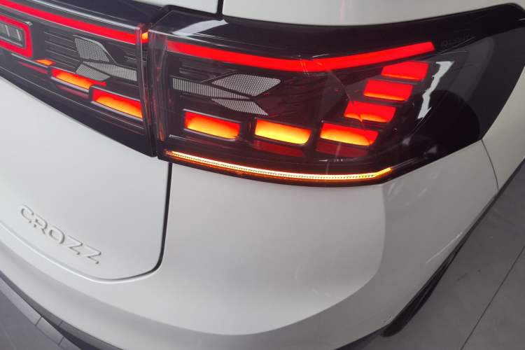 Used Volkswagen ID.6 CROZZ 2022 Long-Range PRO Edition Right Rear Taillight