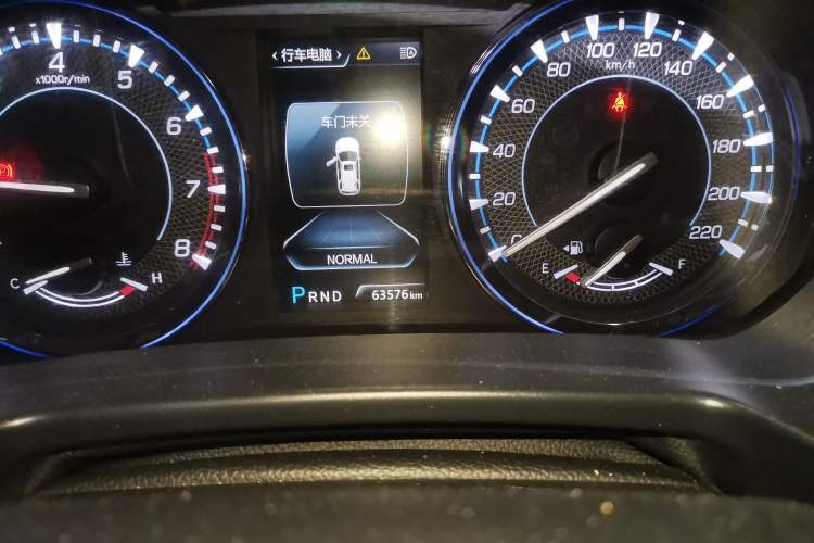 Used Changan CS95 2017 2.0T Four-Wheel Drive ZhiZun Edition
