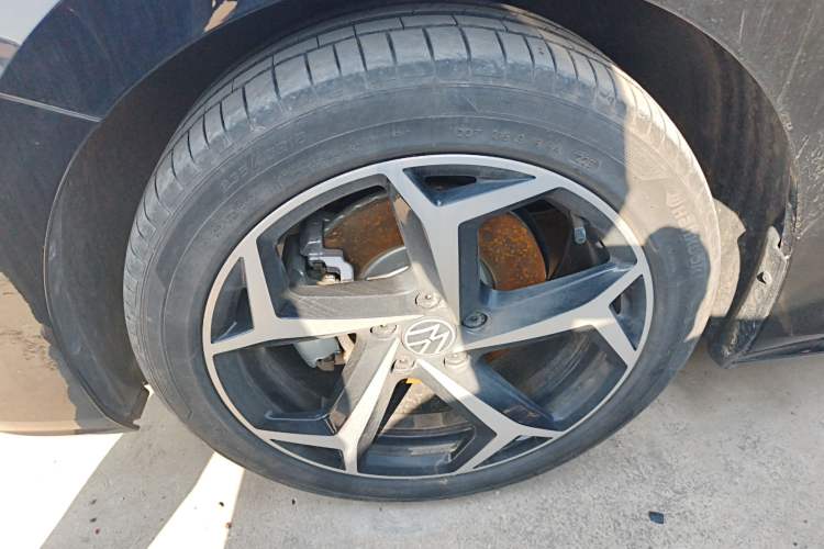 Used Volkswagen Passat 2025 Outstanding Model 380TSI Starry Dragon Edition Left Front Wheel Hub