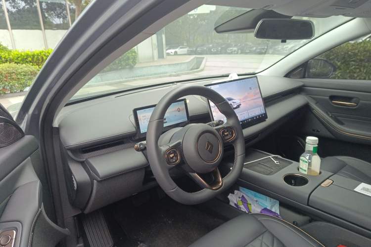 Used Baojun Enjoy 2025 All-Electric 600km Luxury Edition
