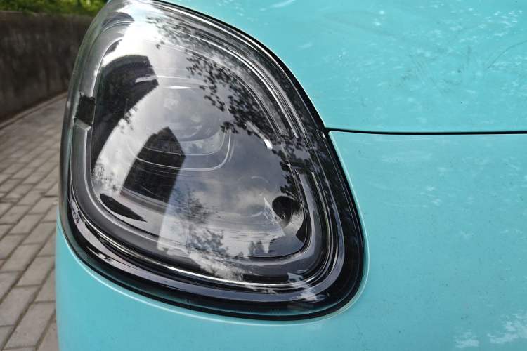 Used Wuling Hongguang MINIEV 2025 Four-Door Version Premium Edition Right Front Headlight