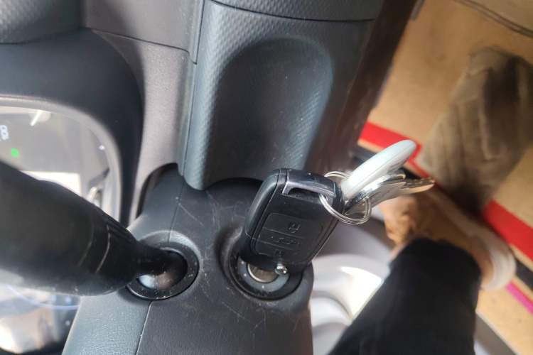 Used Wuling Hongguang New Energy 2025 Extended-Range Hybrid 50KM Comfort Version Interior 1