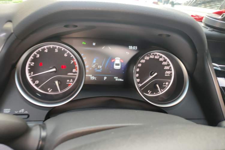 Used Toyota Camry 2021 2.0G Luxury Edition
