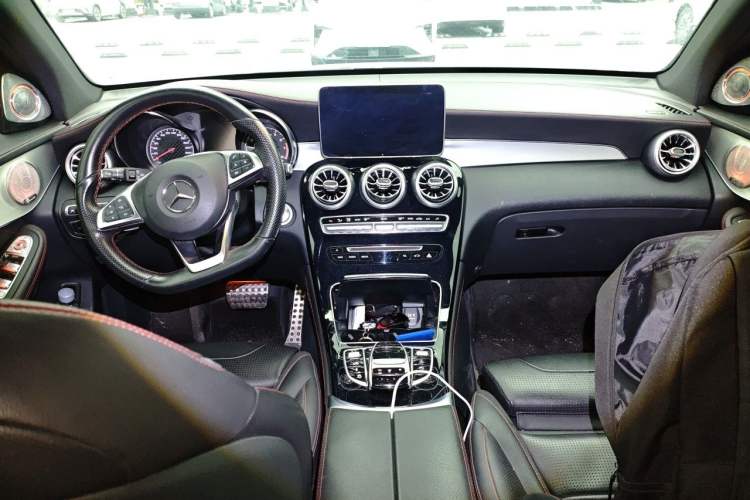 Used Mercedes-Benz GLC AMG 2017 AMG GLC 43 4MATIC Center Console