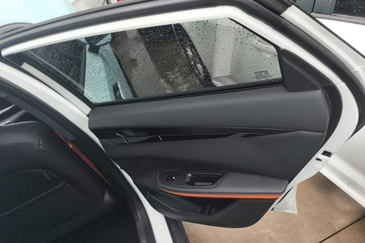 Used Changan UNI-V 2022 1.5T Prestige Version