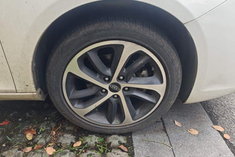 Used JAC Group iEVA50 2018 Luxury Model Right Front Wheel Hub