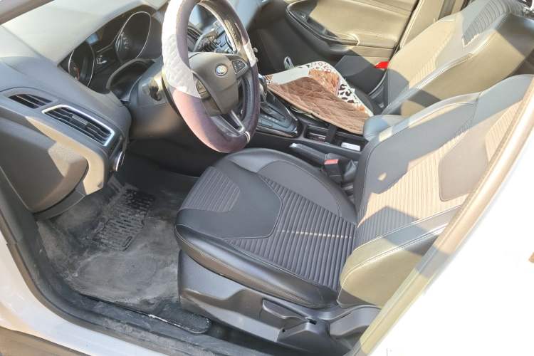 Used Ford Focus 2017 Hatchback EcoBoost 125 Automatic - Ultra-Powerful Style Edition with Smart Drive Features