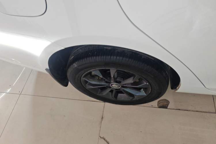 Used BYD Qin New Energy 2021 Travel Edition Right Rear Wheel Hub