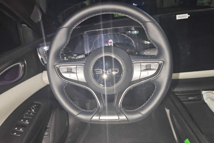 Used BYD Seal 06 New Energy 2025 EV 545KM Flagship Edition Steering Wheel