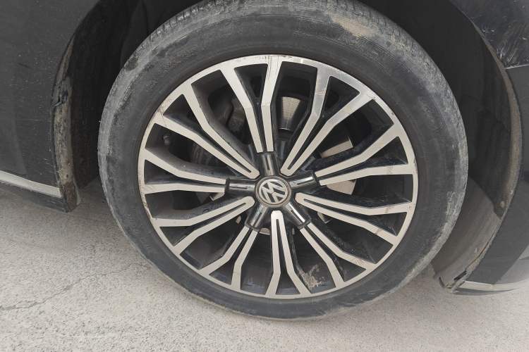 Used Volkswagen Phideon 2019 380TSI Two-Wheel Drive Business Edition China VI Standard