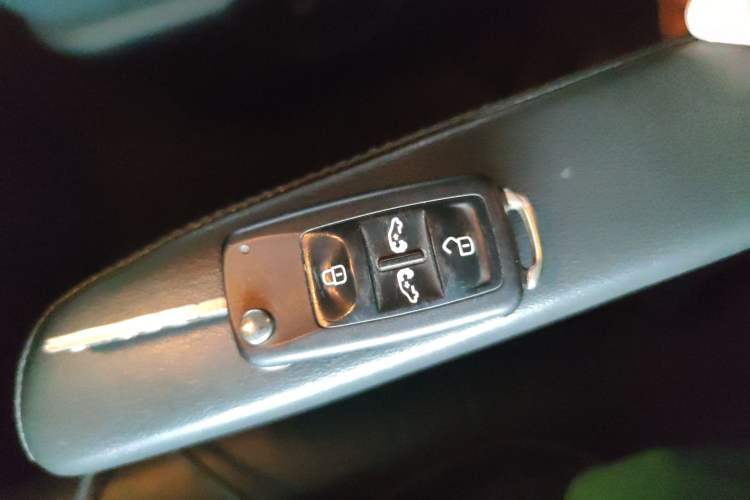 Used Volkswagen Multivan 2012 2.0 TSI Two-Wheel-Drive Luxury Edition
