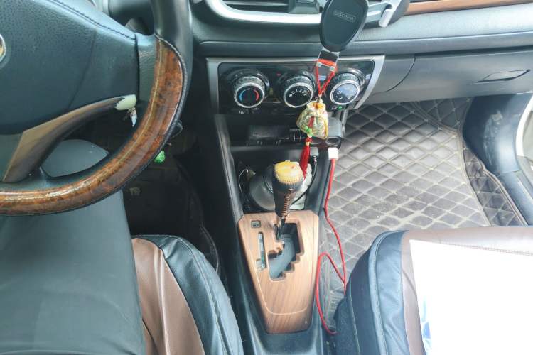 Used Toyota YARiS L Zhi Xiang 2017 1.5E CVT Dynamic Edition Gear Lever