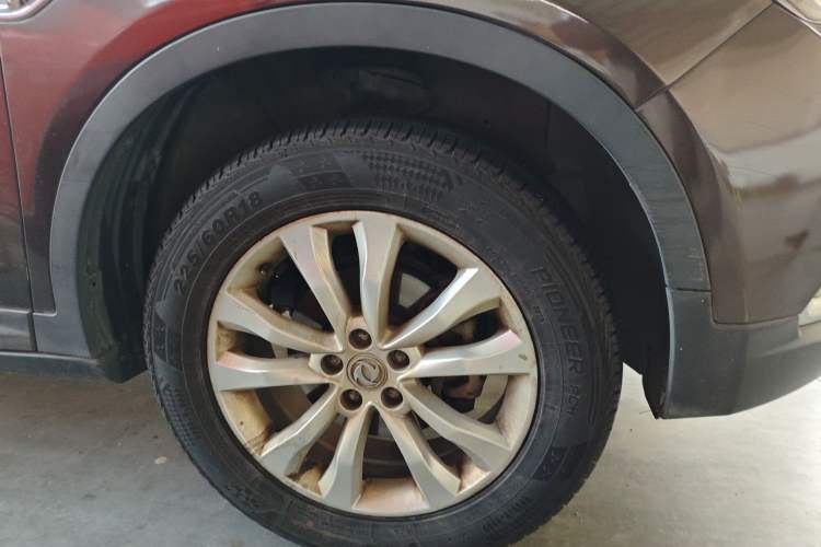 Used Dongfeng Aeolus AX7 2016 2.0L Automatic Zhiyi Trim
