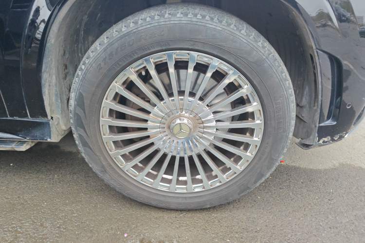 Used Mercedes-Benz GLS 2022 GLS 450 4MATIC Stylish Model Right Front Wheel Hub