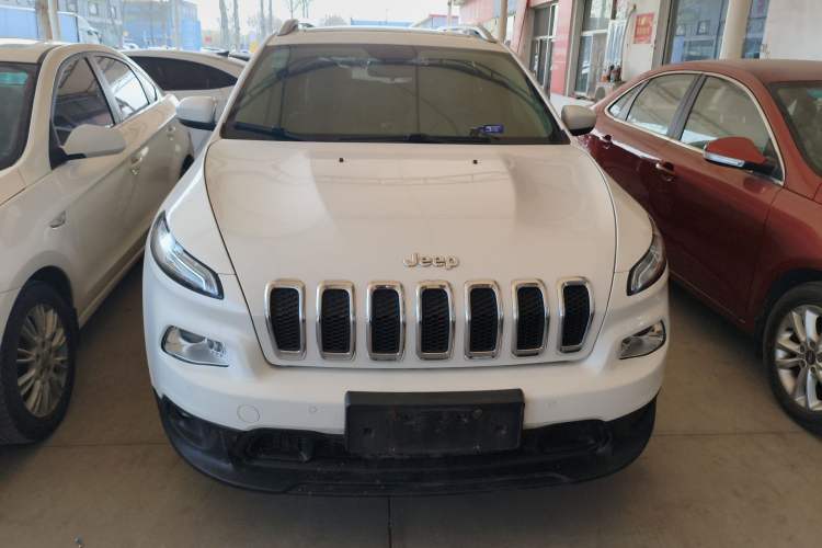 Used Jeep Cherokee 2016 2.0L Superior Edition
