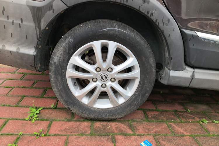 Used Dongfeng Fengon 370 2016 1.5L Manual Elite Home Edition 5 Seats
