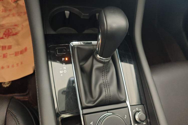 Used Mazda 3 Axela 2023 2.0L Automatic Zhiyao Edition Gear Lever