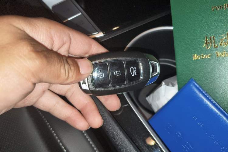 Used Hyundai Elantra 2022 1.5L CVT LUX Prestige Edition
