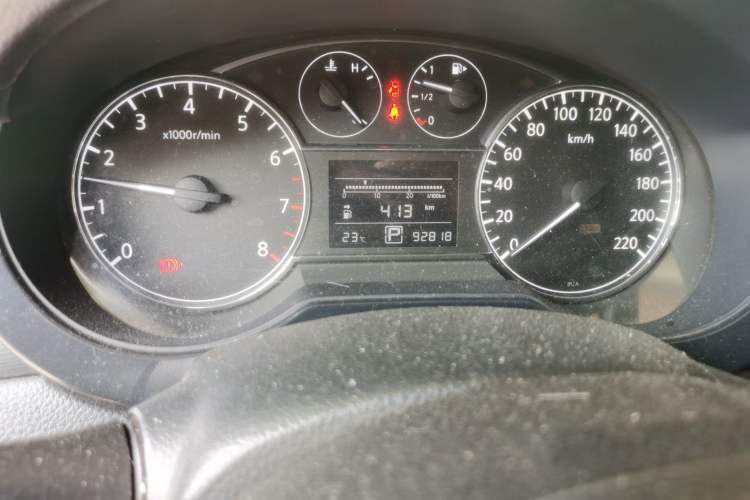 Used Nissan Tiida 2013 1.6L CVT Cool Cafe Edition
