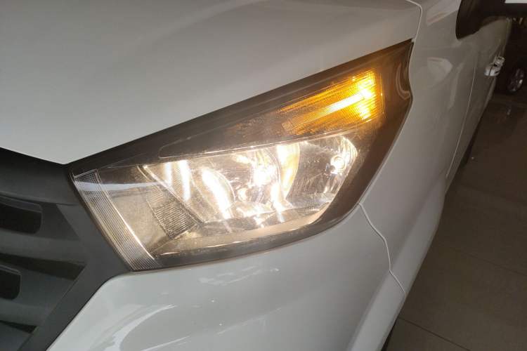 Used Jinbei Gold Hiace 2021 1.5L Passenger Van Travel Lion 6-Seater Left Front Headlight