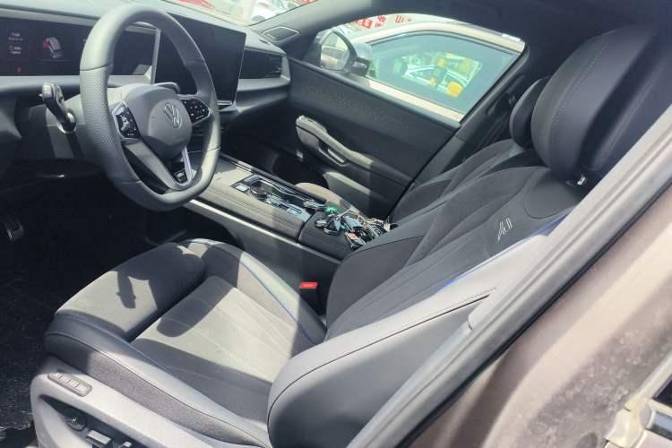 Used Volkswagen Teramont 2025 Tiguan Pro 450TSI Four-Wheel Drive Summit Edition
