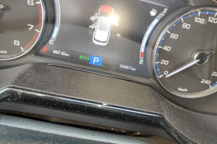 Used GAC Trumpchi GS8 2017 320T Two-Wheel Drive Luxury Smart Connectivity Version (7 Seats) Odometer Close Up