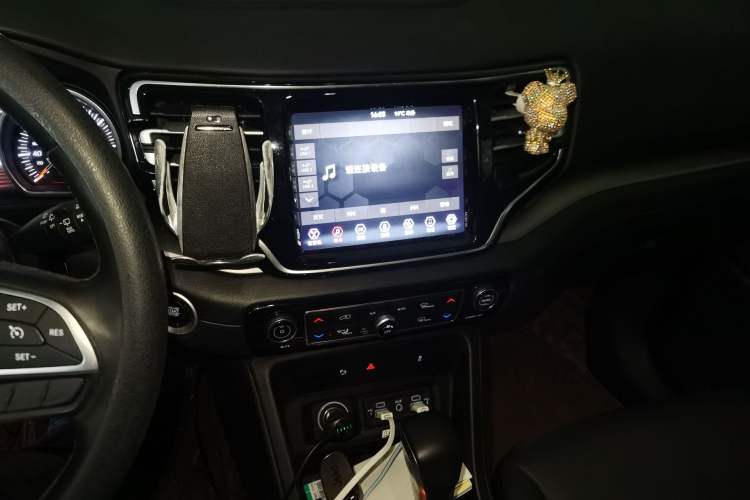 Used Jeep Commander 2018 2.0T Two-Wheel Drive Enjoyment Version China VI Emission Standard