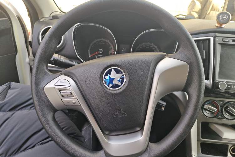 Used Venucia T70 2015 2.0L Manual RuiQu Version
