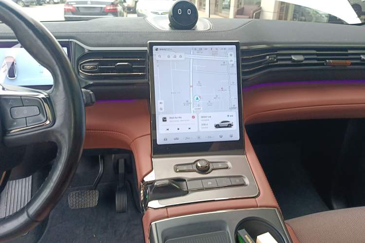 Used Nio EC6 2022 75 kWh Signature Edition Audio And AC Panel