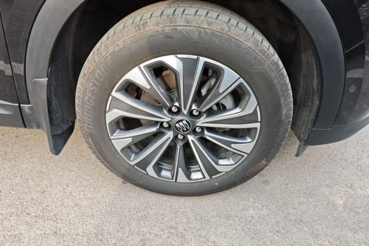 Used Buick Envision 2025 Encore Plus 28T Two-Wheel-Drive Platinum Edition