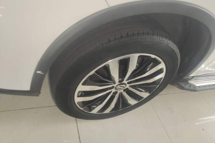 Used GAC Trumpchi GS4 2017 235T Manual Two-Wheel Drive Luxury Edition Left Front Wheel Hub