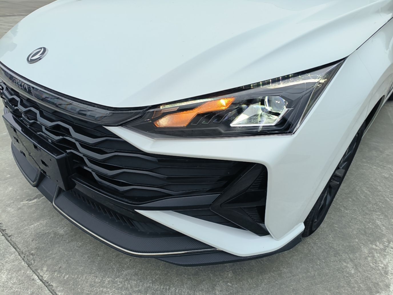 Dongfeng Aeolus Yixuan 2025 1.5L Automatic Luxury Version - Luxury — снимка 8