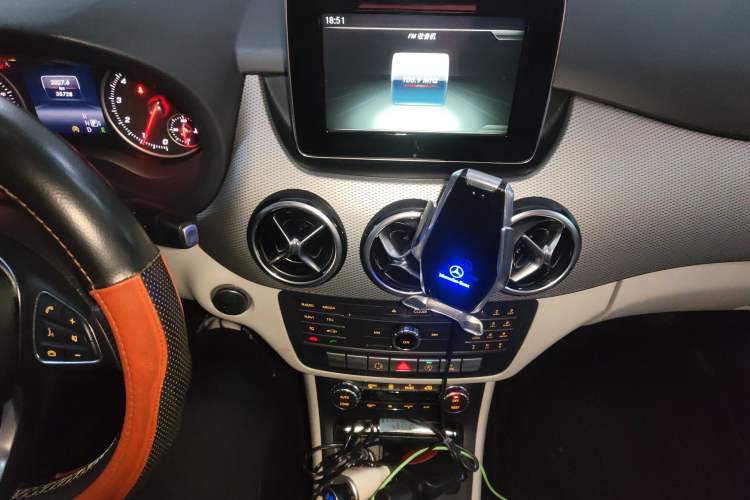 Used Mercedes-Benz B-Class 2015 B 200 Fashion Model Audio And AC Panel