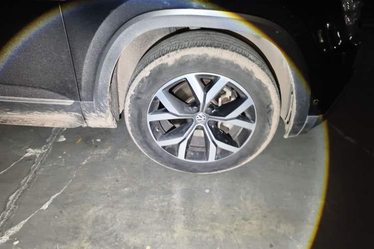 Used Volkswagen Teramont 2019 380TSI Four-Wheel Drive Luxury Version China VI Standard Right Front Wheel Hub