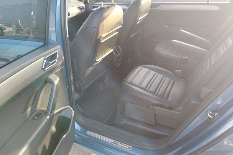 Used Volkswagen Touran 2018 Volkswagen Touran L 280TSI DSG Comfort Edition 6-seater Left Rear Seat