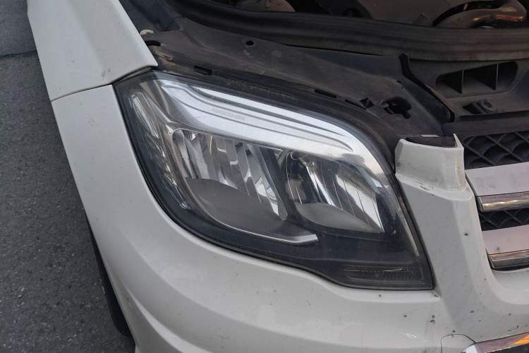 Used Mercedes-Benz GLK-Class 2015 GLK 260 4MATIC Dynamic Edition Ultimate Version Right Front Headlight