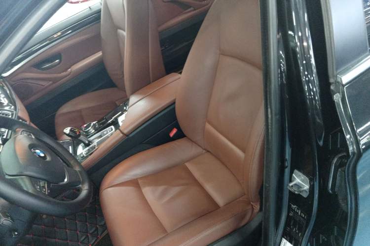 Used BMW 5 Series 2014 535Li Leading Model
