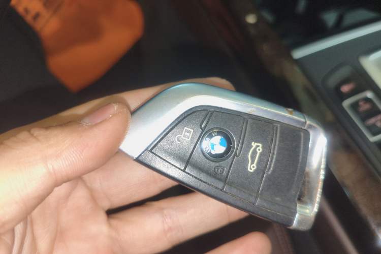 Used BMW X5 2015 xDrive28i
