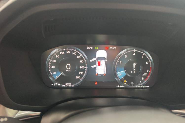 Used Volvo XC60 2018 T5 4x4 Smart & Sporty Edition Instrument Cluster