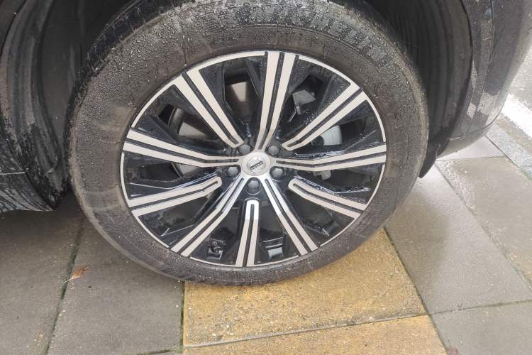 Used Volvo XC90 2023 B6 Zhiyi Luxury Edition 7-Seater Right Front Wheel Hub