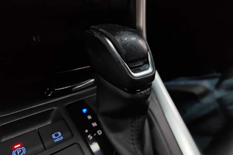 Used Toyota RAV4 2020 Dual-Engine 2.5L E-CVT 4x4 Elite PLUS Edition Gear Lever