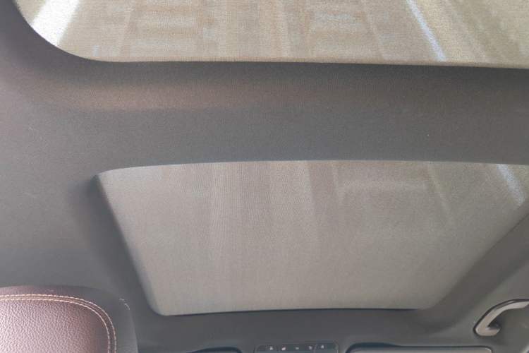 Used Mercedes-Benz GLC 2018 Refreshed GLC 300 4MATIC Dynamic Edition Headliner