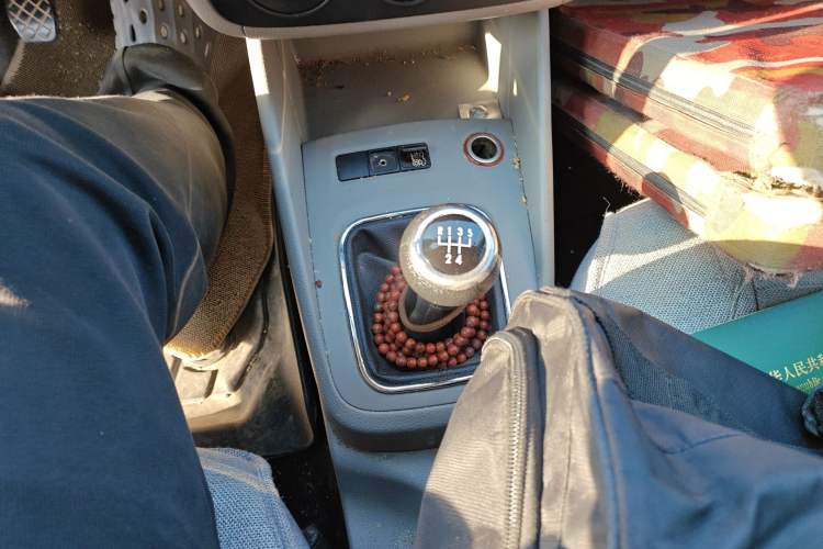 Used Volkswagen Bora 2012 1.6L Manual Fashion Edition Gear Lever